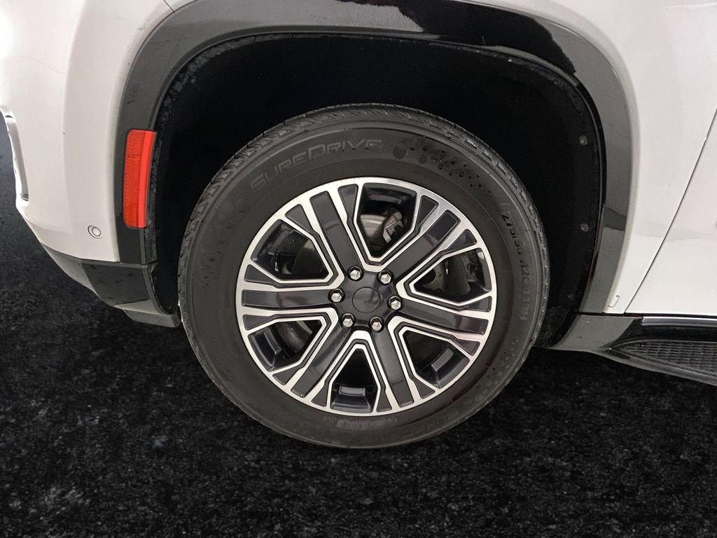 Used 2024 White Jeep Series II image 27