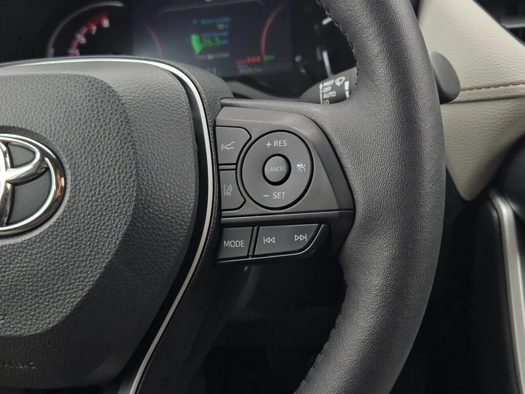 Used 2023 Silver Toyota XLE image 33