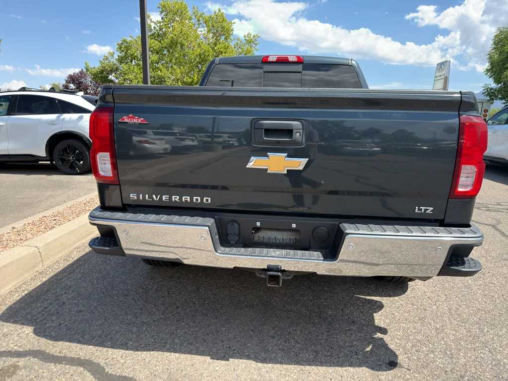 Used 2018 Graphite Metallic Chevrolet LTZ image 5