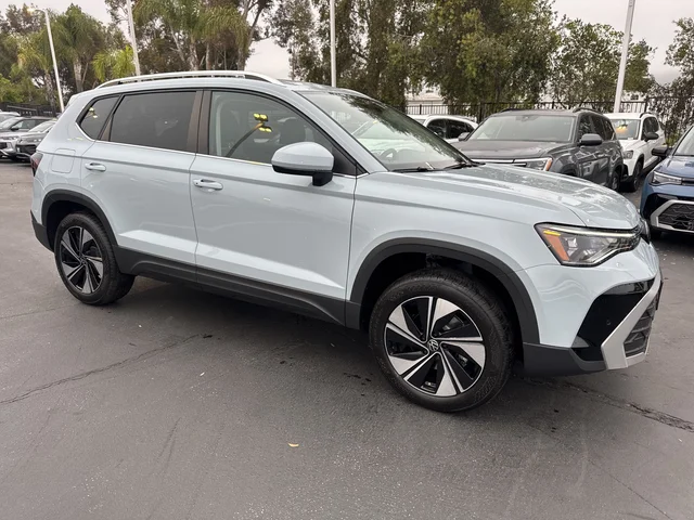 2026 Volkswagen Taos SE