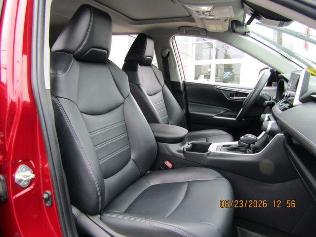Certified Used 2023 RUBY FLARE PEARL Toyota  image 28