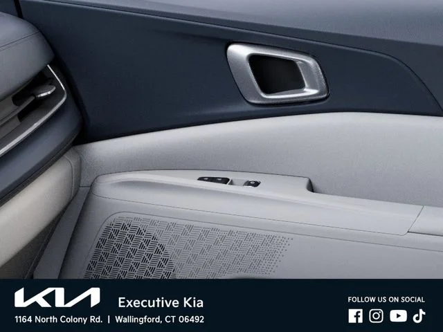 New 2027 Silver Kia  image 25