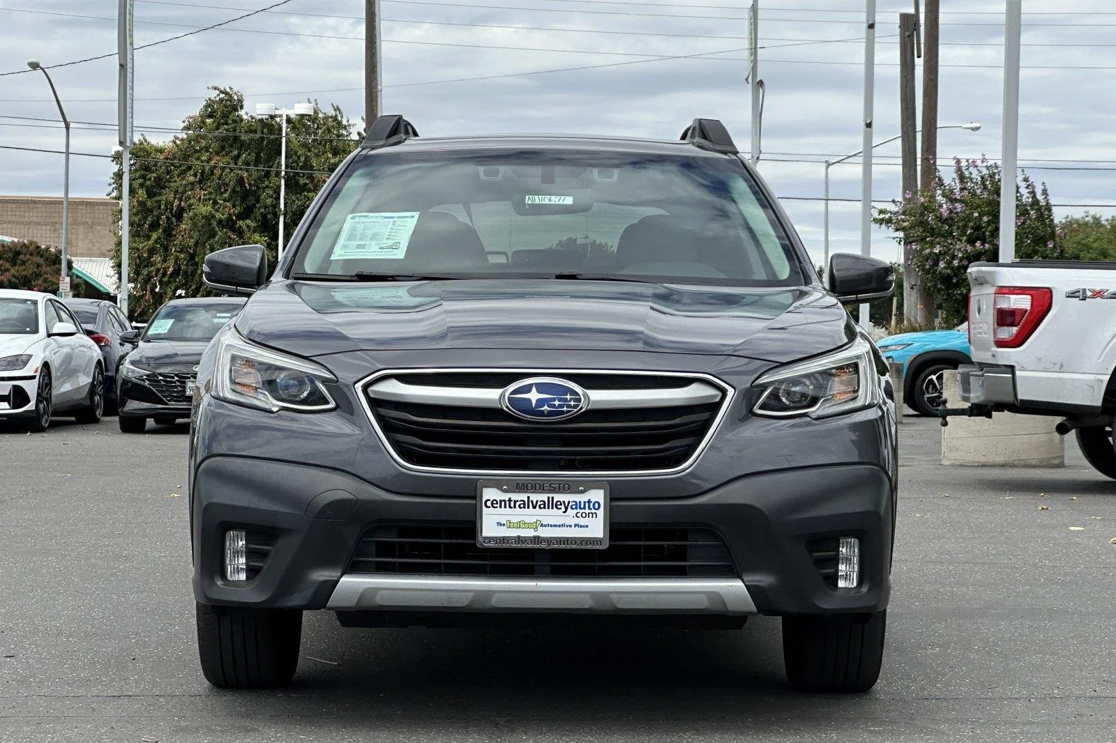 Used 2022 Magnetite Gray Metallic Subaru Limited image 9
