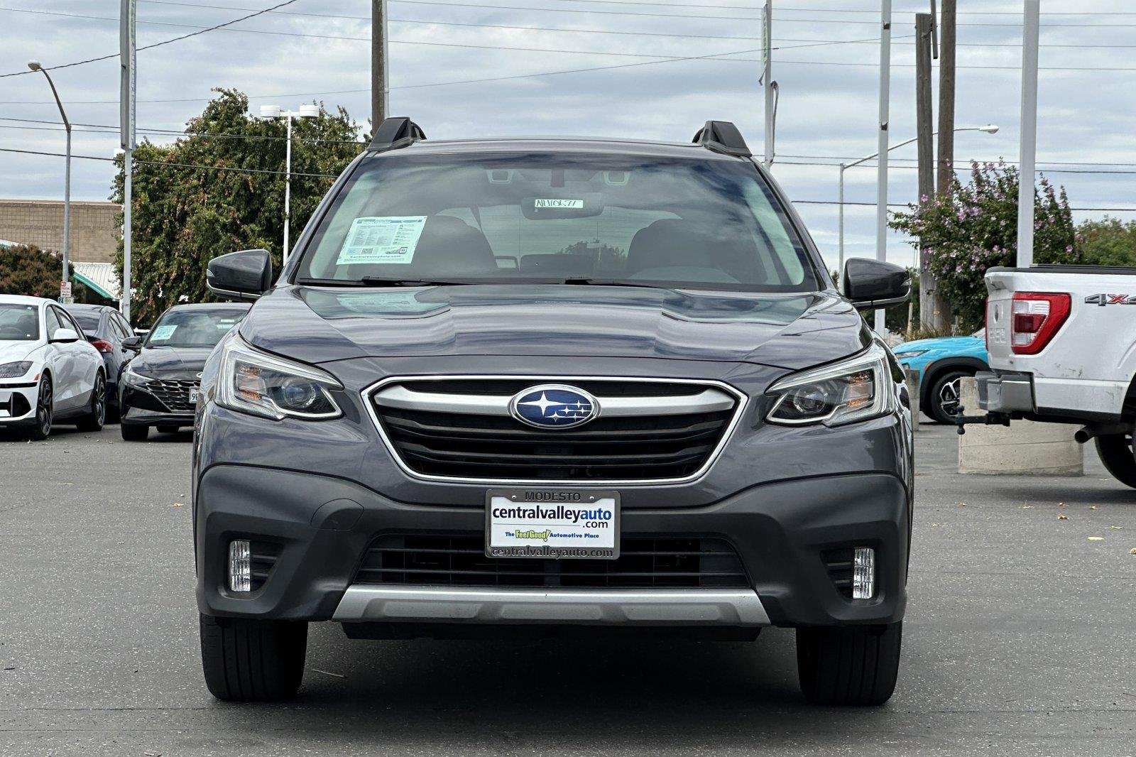 Used 2022 Magnetite Gray Metallic Subaru Limited image 9