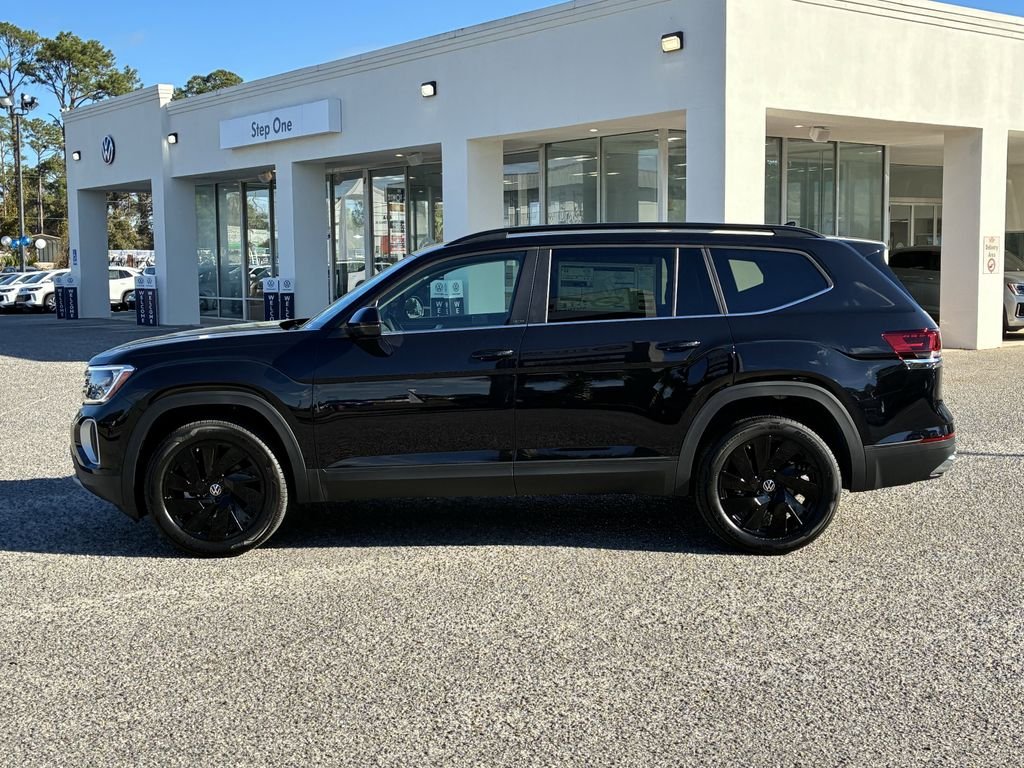 New 2026 Black Volkswagen 2.0T SE w/Technology image 4