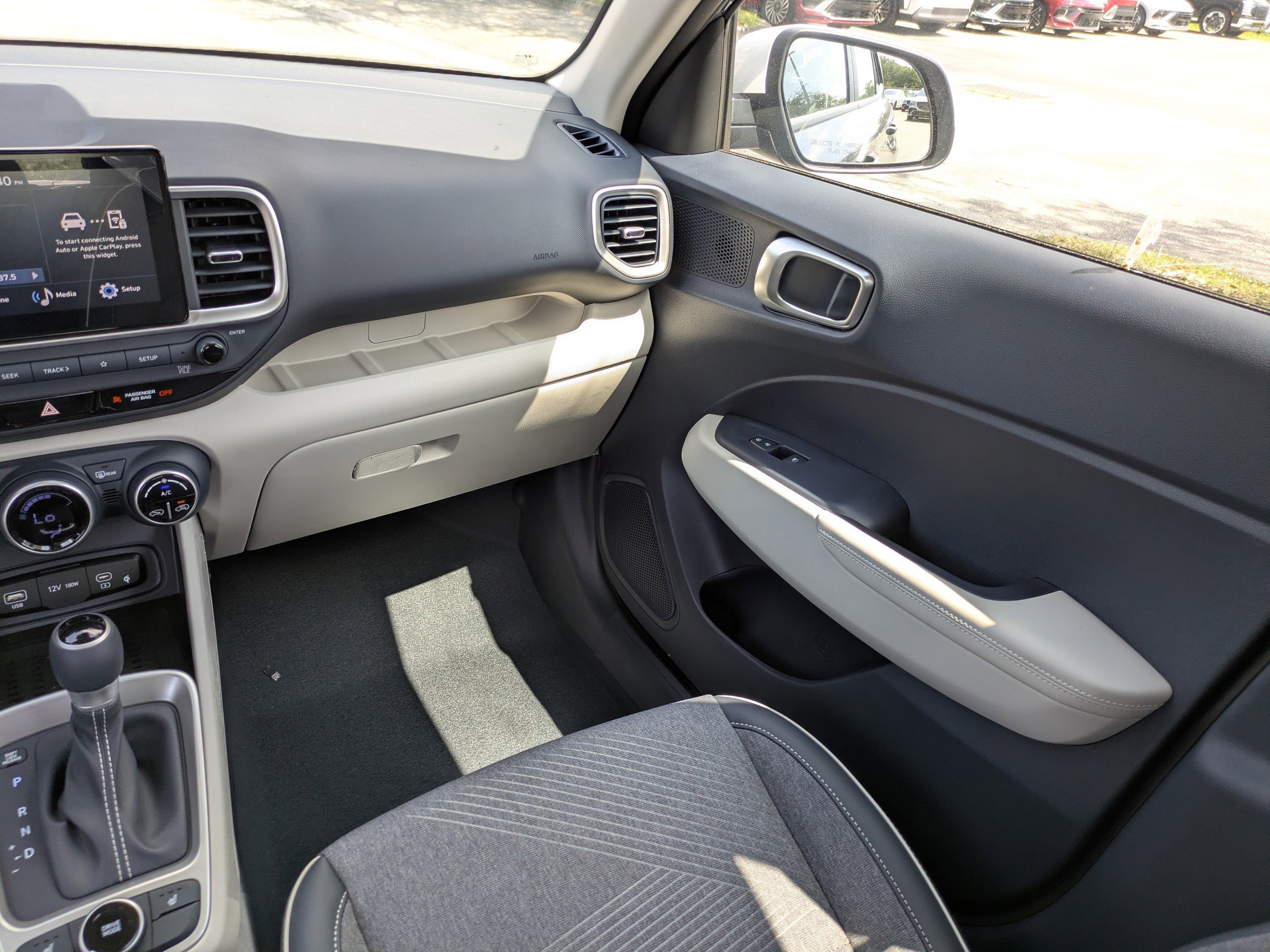 New 2026 Denim w/White Roof Hyundai SEL w/Two-Tone Roof image 14