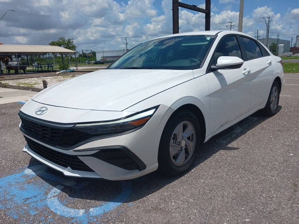 2025 Hyundai Elantra SE - Photo 7