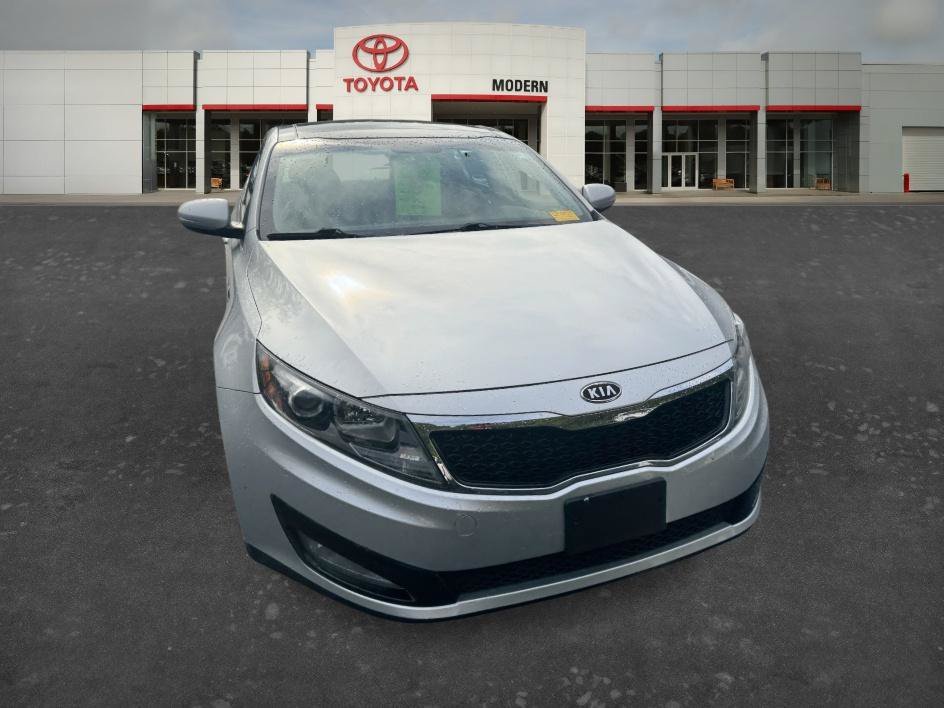 Used 2011 Bright Silver Kia EX image 10
