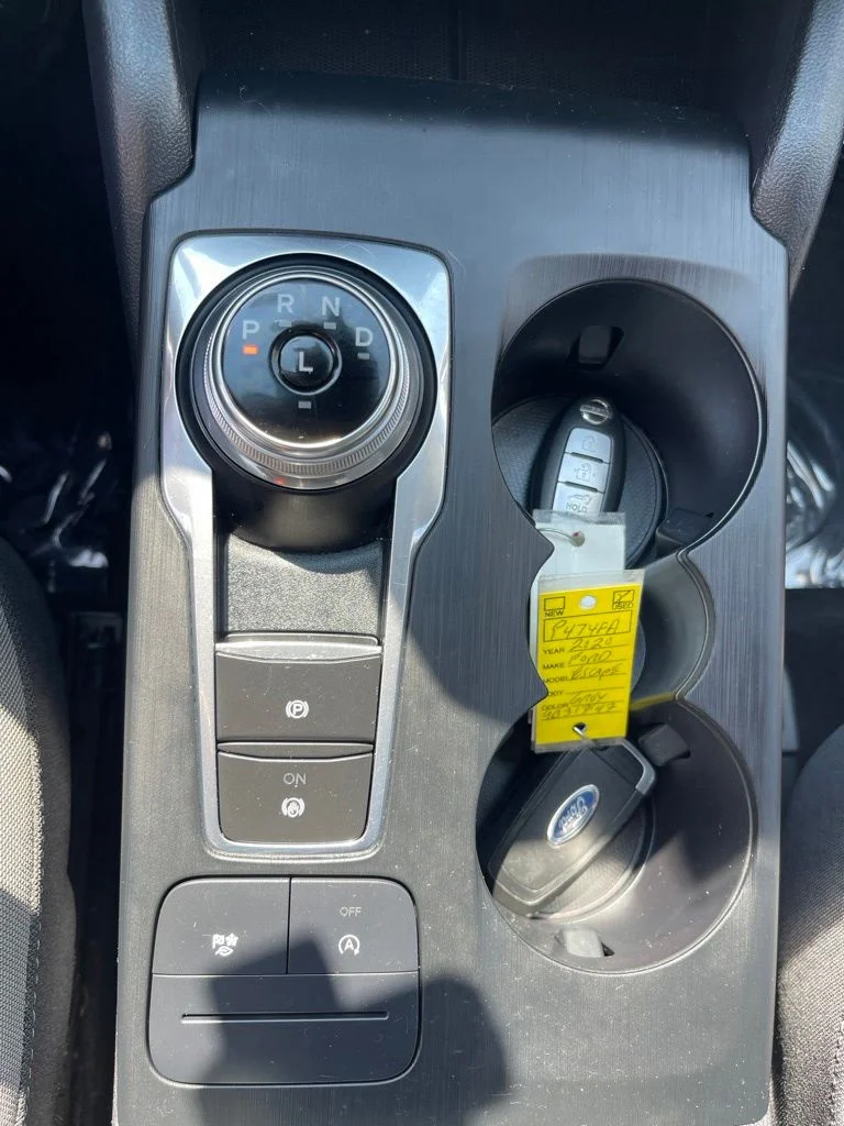 Used 2020 Gray Ford SE image 19