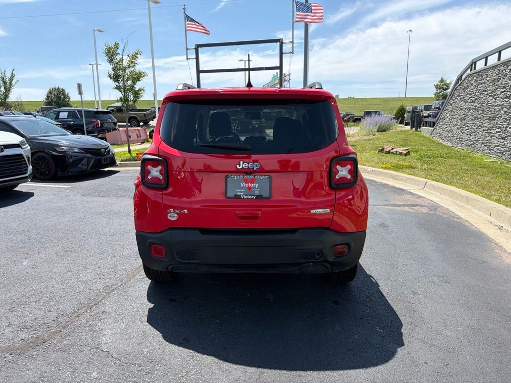 Used 2020 Red Jeep Latitude image 6