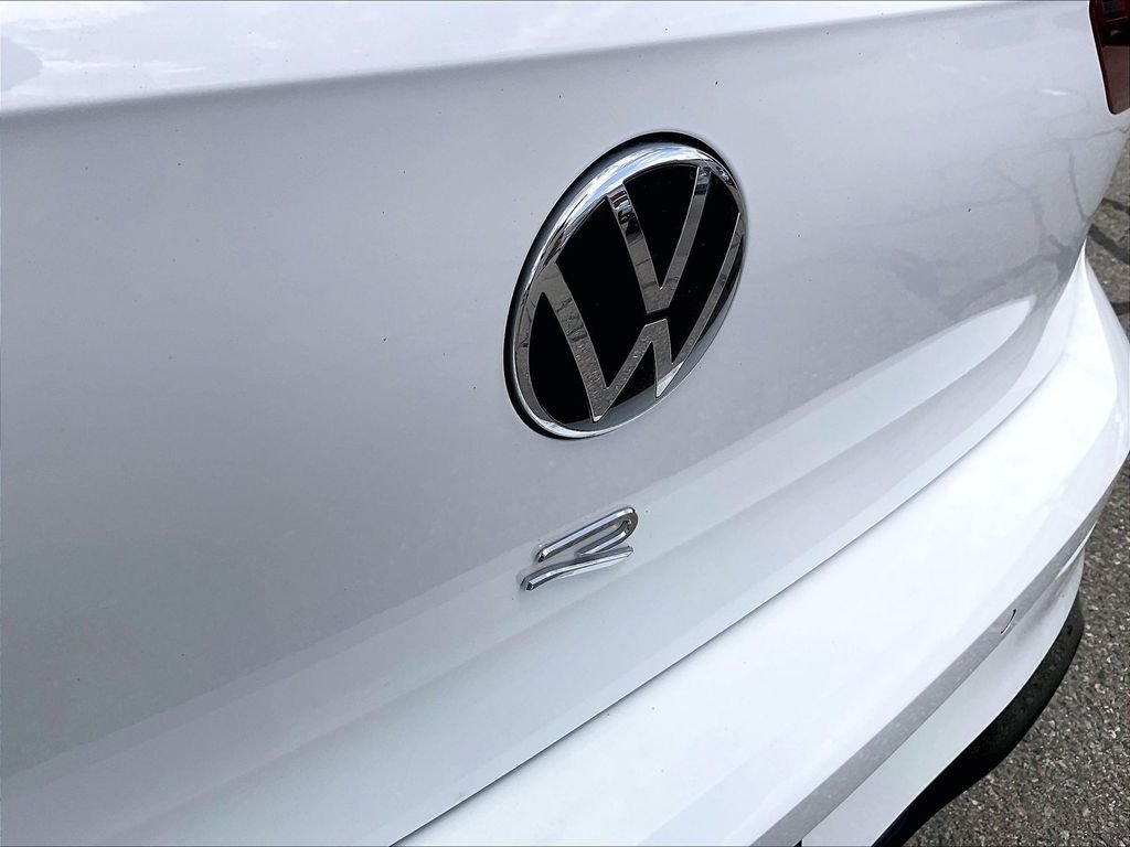 Used 2022 White Volkswagen 2.0T image 29