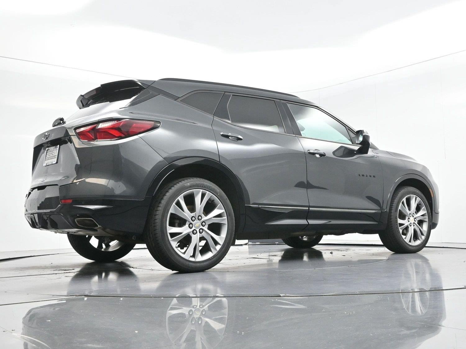 Used 2020 NIGHTFALL GRAY METALLIC Chevrolet RS image 48