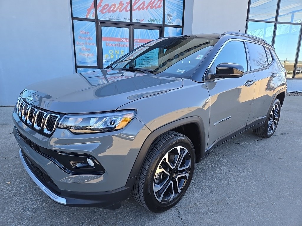 Used 2023 Jeep Compass Limited with VIN 3C4NJDCN2PT552517 for sale in Kansas City