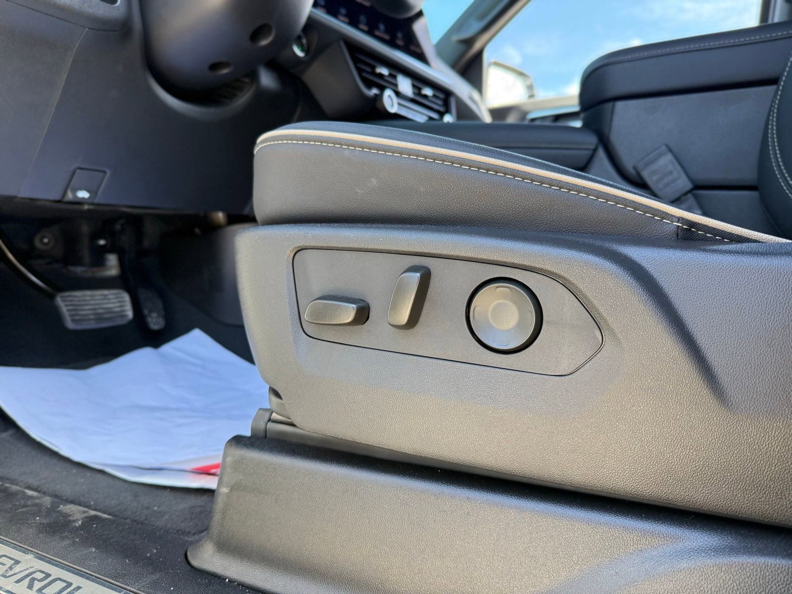 2026 Chevrolet Tahoe Premier - Photo 31