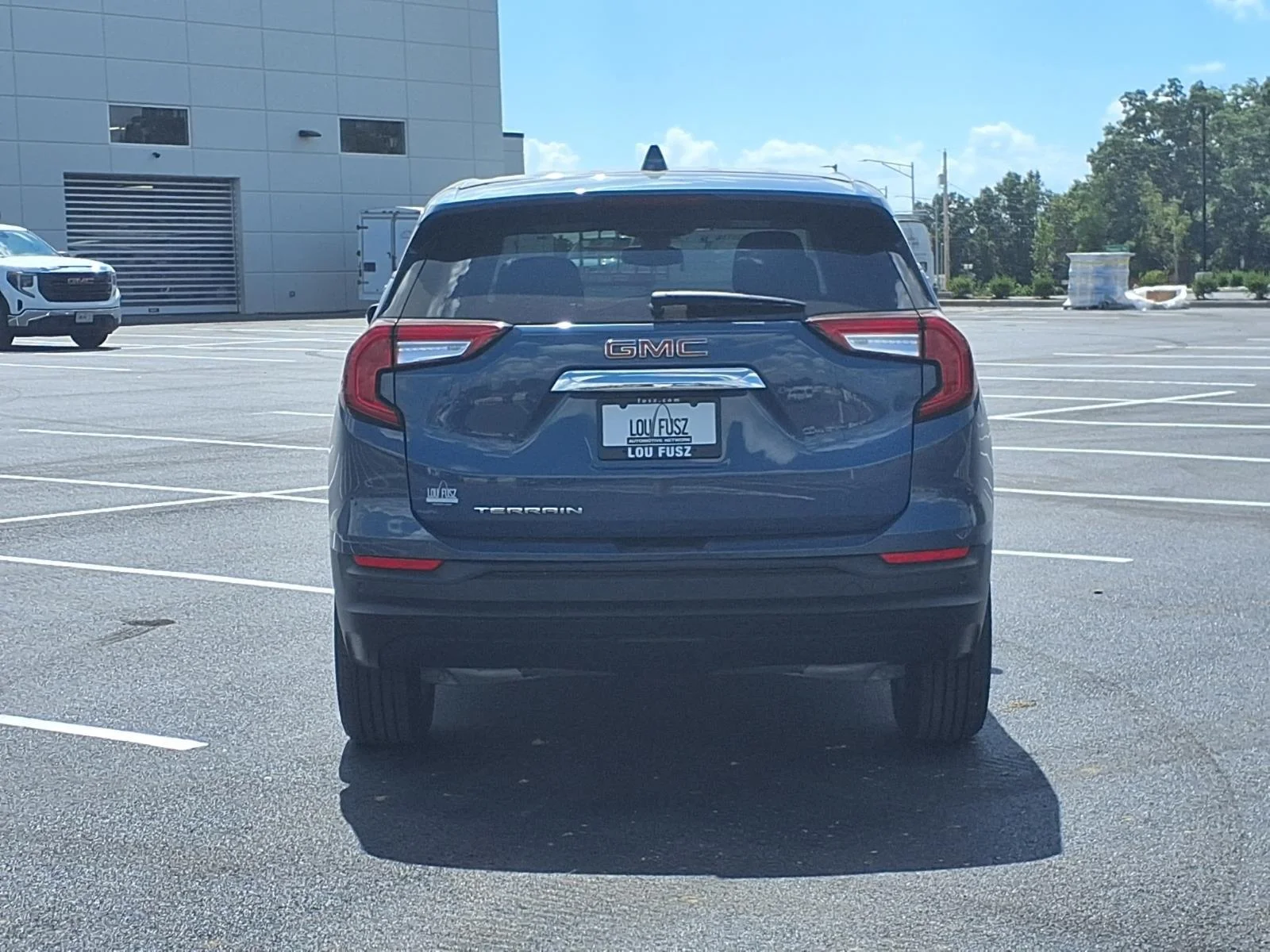Used 2024 Downpour Metallic GMC SLE image 29