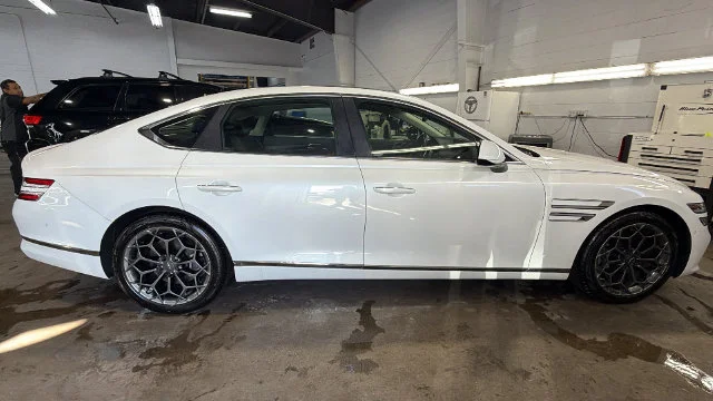 Used 2021 White Genesis 2.5T image 6