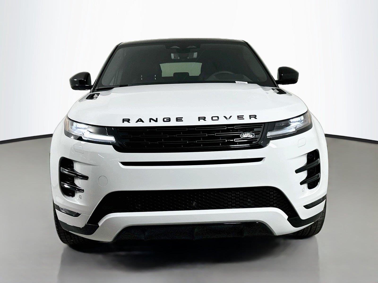 Certified Used 2026 Fuji White Land Rover Dynamic SE image 2