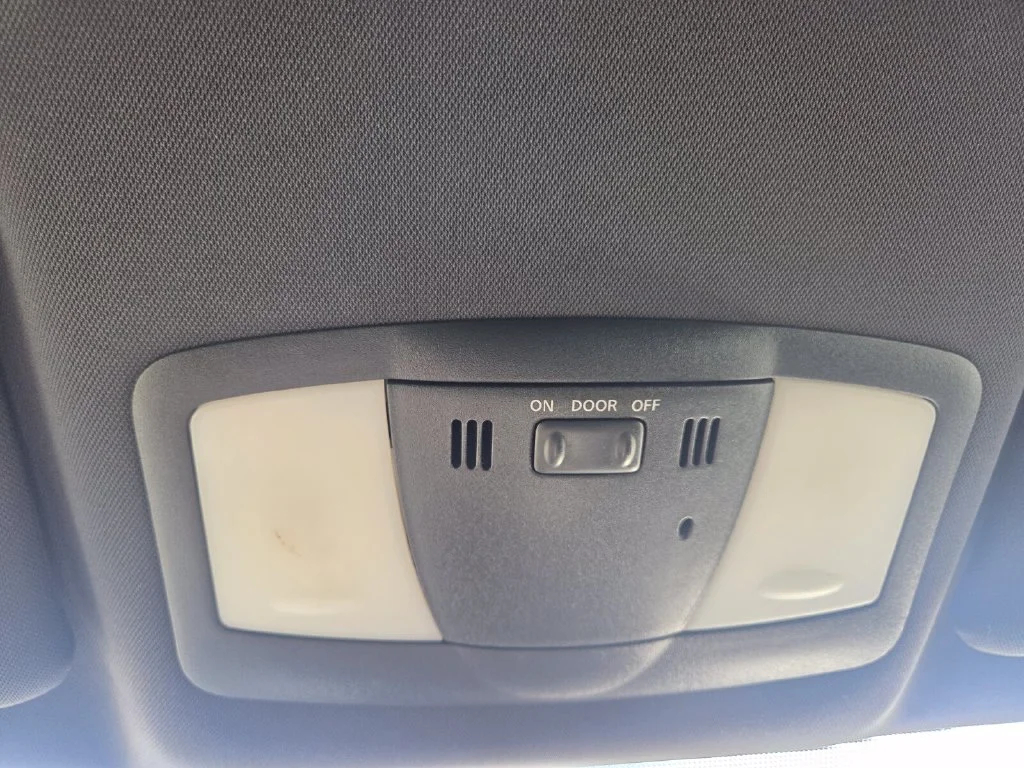Used 2014 Gray Nissan Base image 17