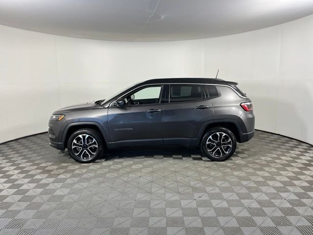 Used 2023 Gray Jeep Limited image 4