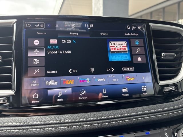 2026 Chrysler Pacifica Select - Photo 10