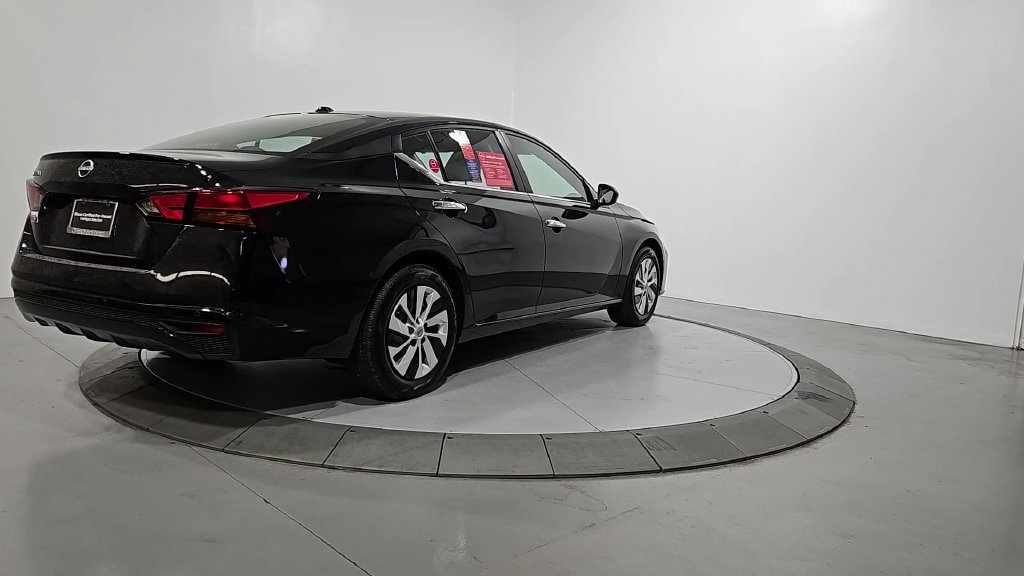 Used 2025 Black Nissan 2.5 S image 6