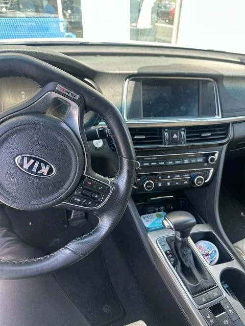 Used 2017 Snow White Pearl Kia SXL image 2