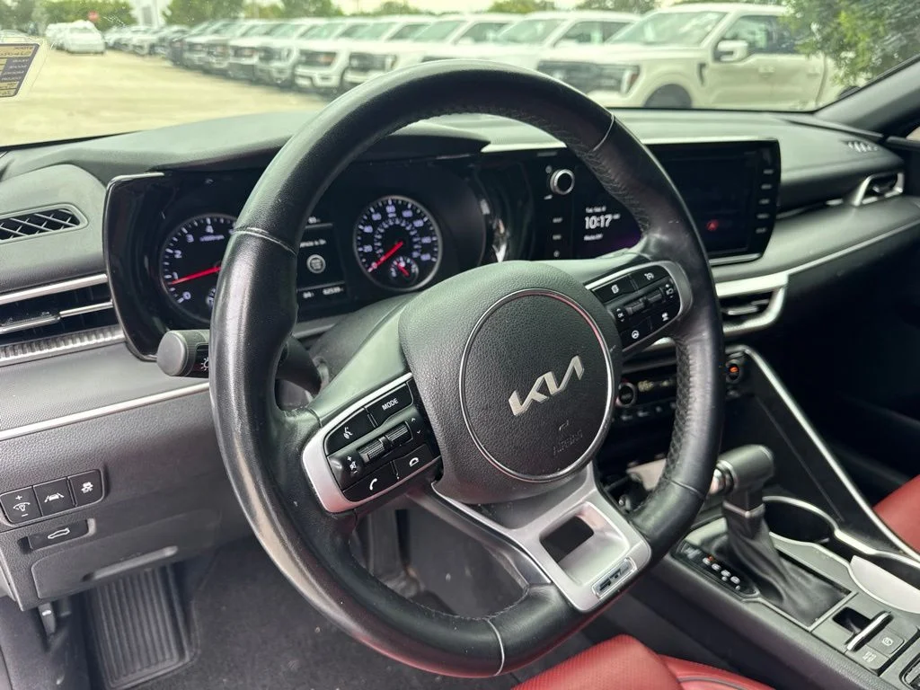 Used 2024 Glacial White Pearl Kia GT-Line image 9