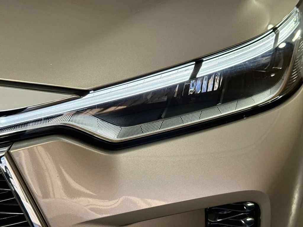 Certified Used 2024 Silver INFINITI LUXE image 43