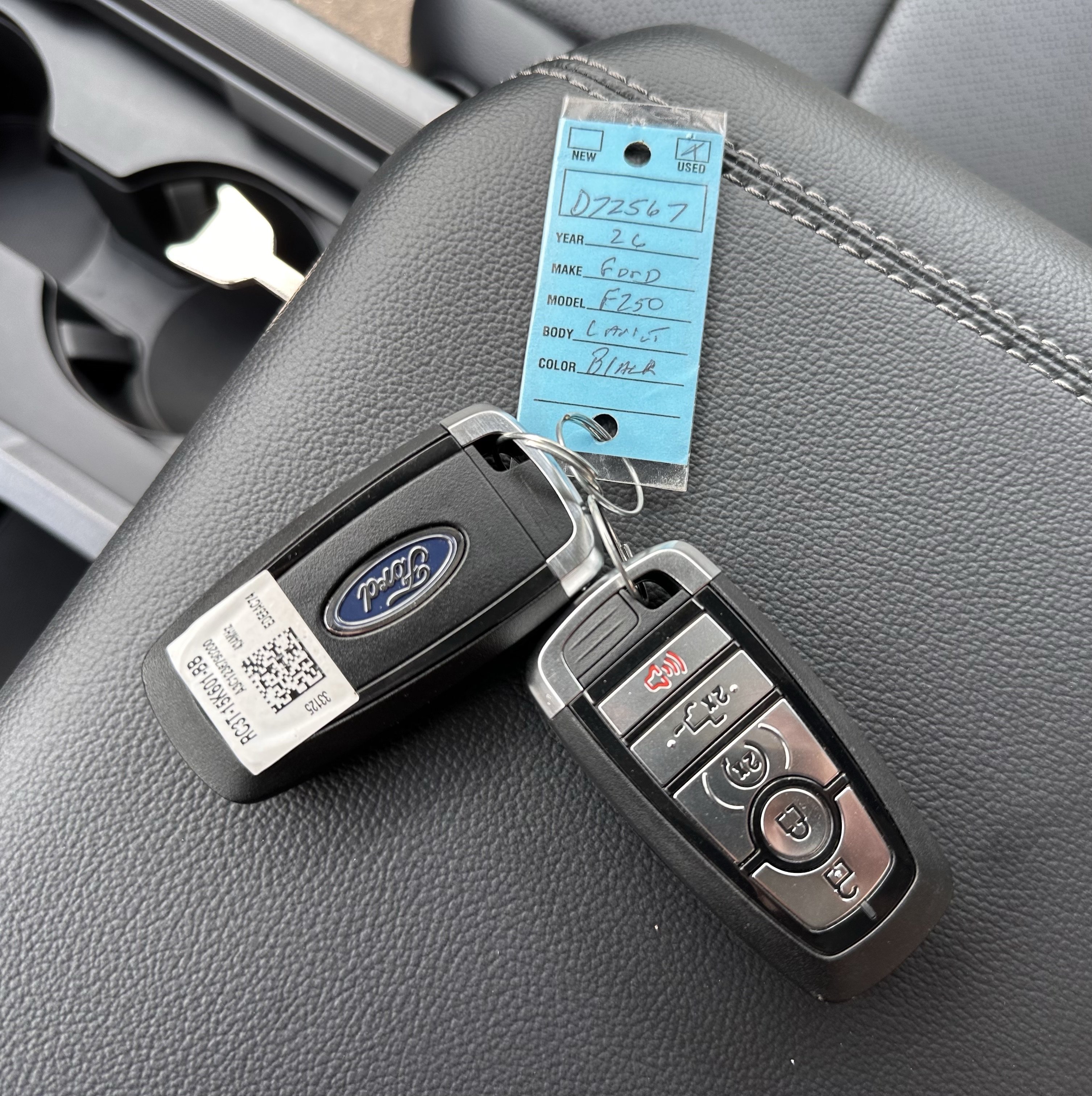 Used 2026 Agate Black Metallic Ford LARIAT image 31