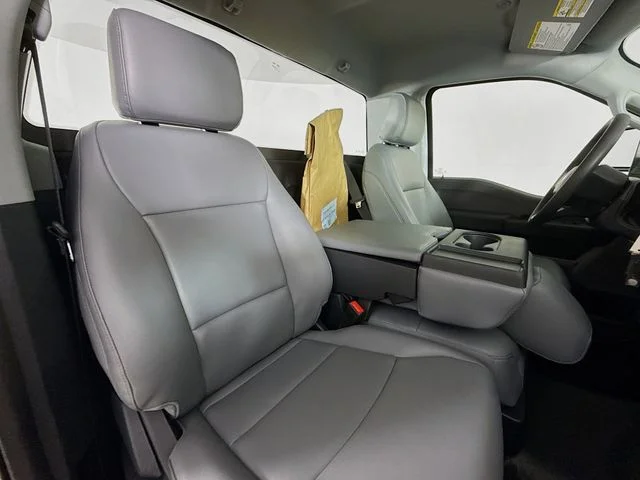 New 2026 Oxford White Ford XL image 21