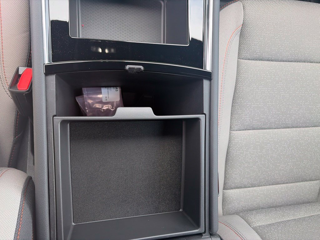 2027 Chevrolet Traverse LT - Photo 28