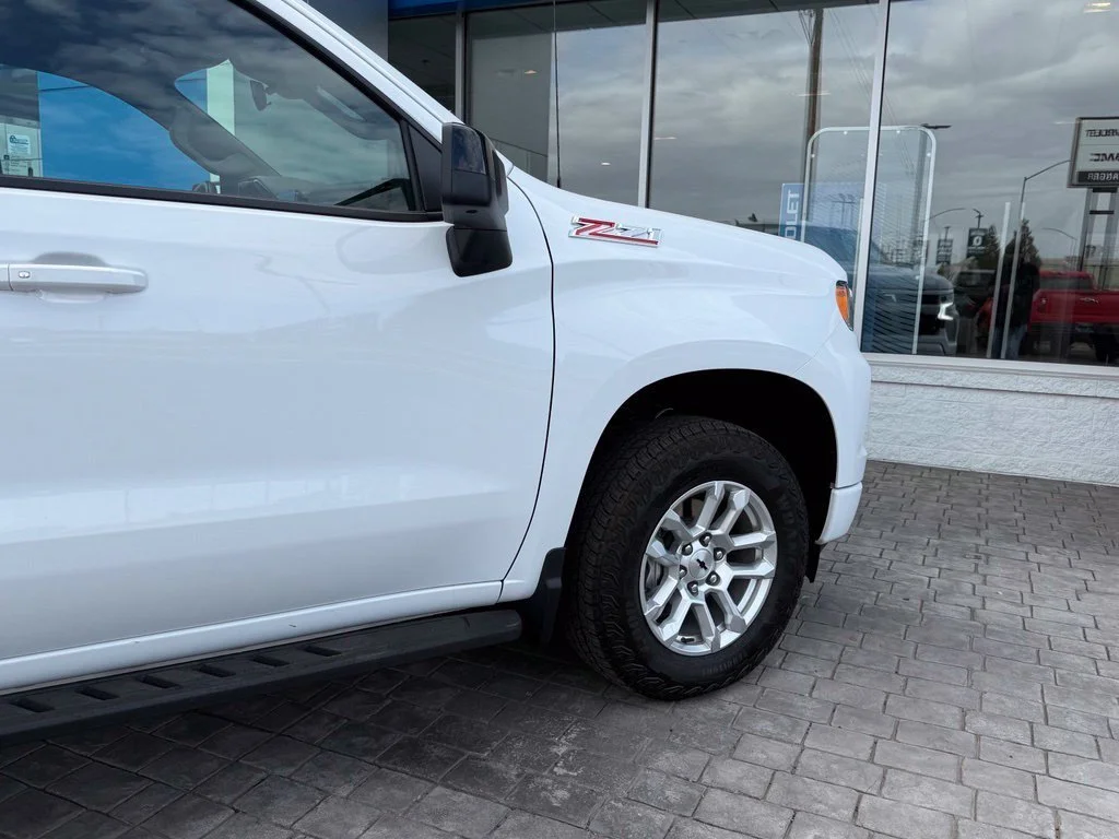 Used 2026 Summit White Chevrolet RST image 12