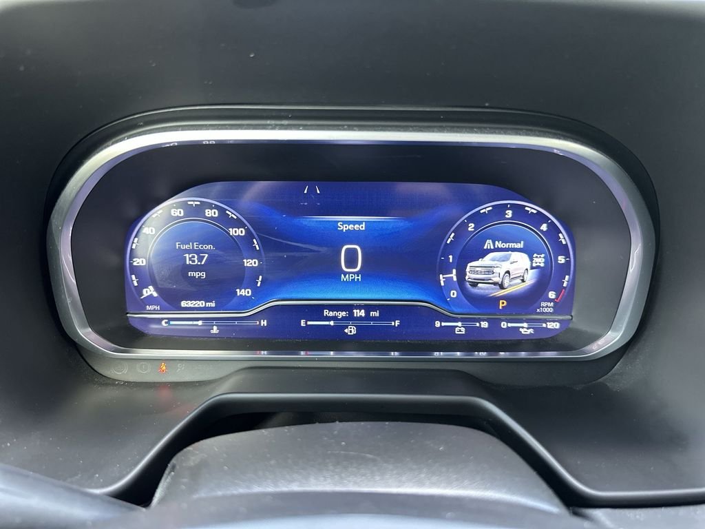 Used 2023 White Chevrolet Z71 image 15