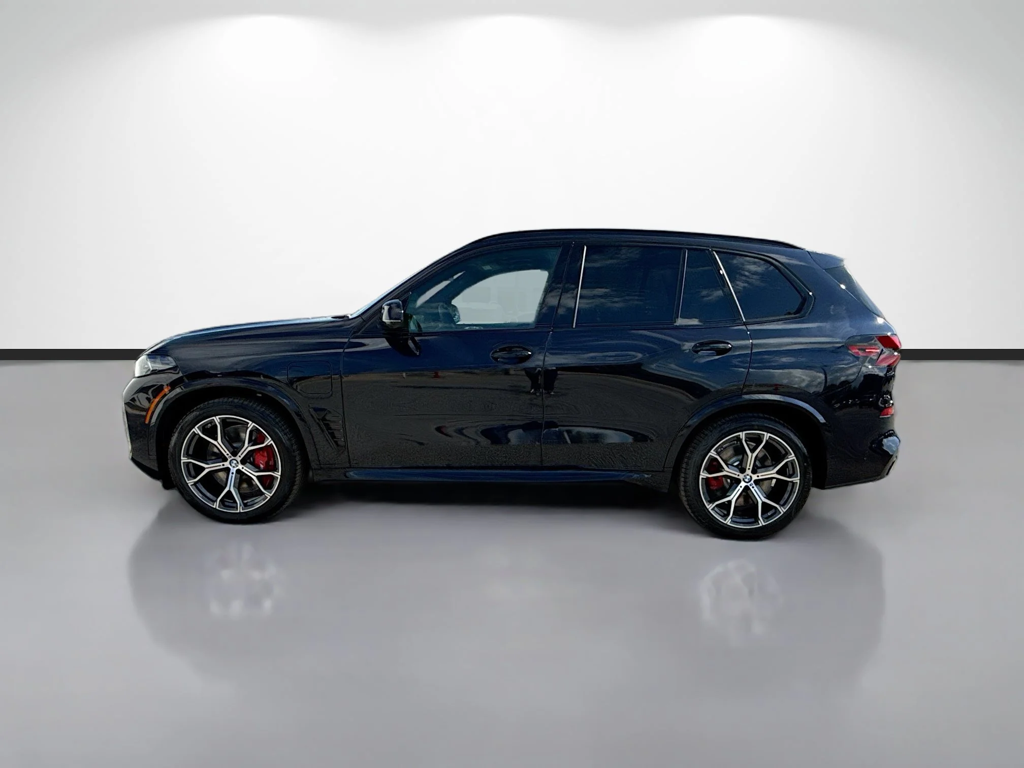 New 2026 Carbon Black Metallic BMW xDrive50e image 6