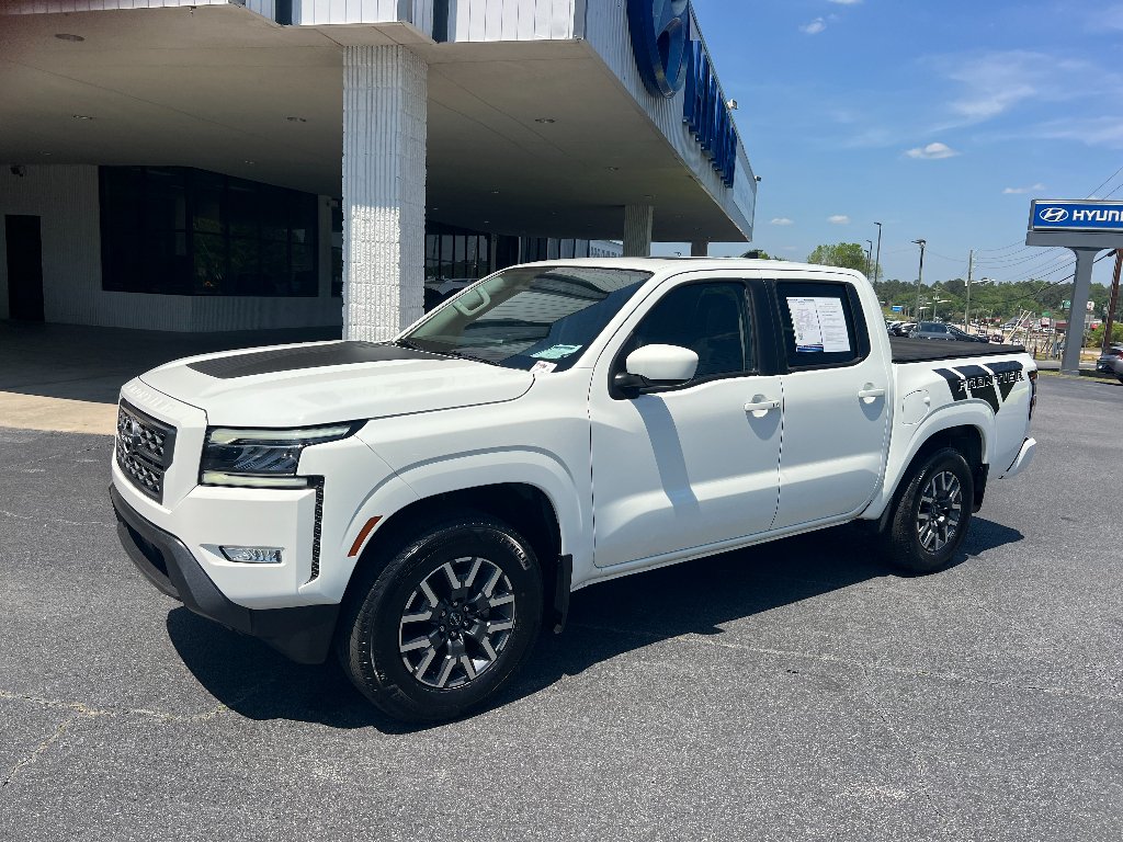 2024 Nissan Frontier SL Crew Cab 4X2's photo
