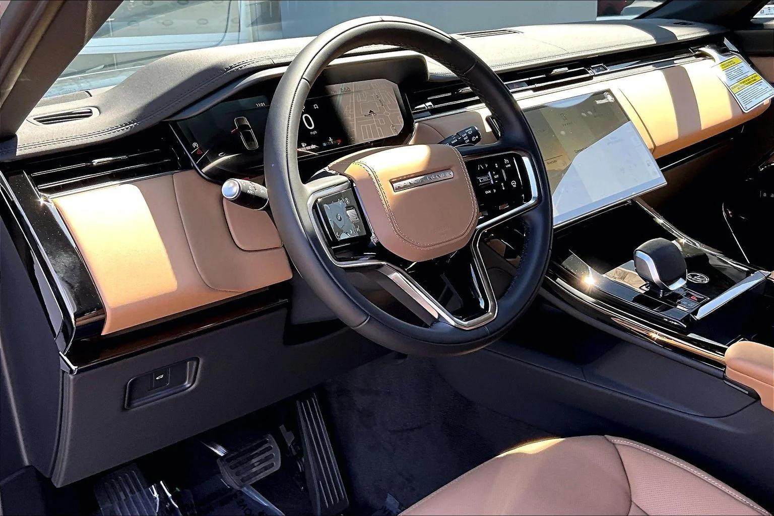 New 2026 Borasco Grey Land Rover SE image 6