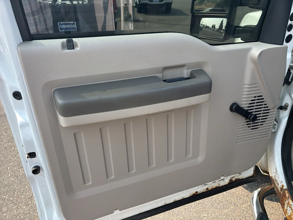 Used 2009 Oxford White Clearcoat Ford XLT image 10
