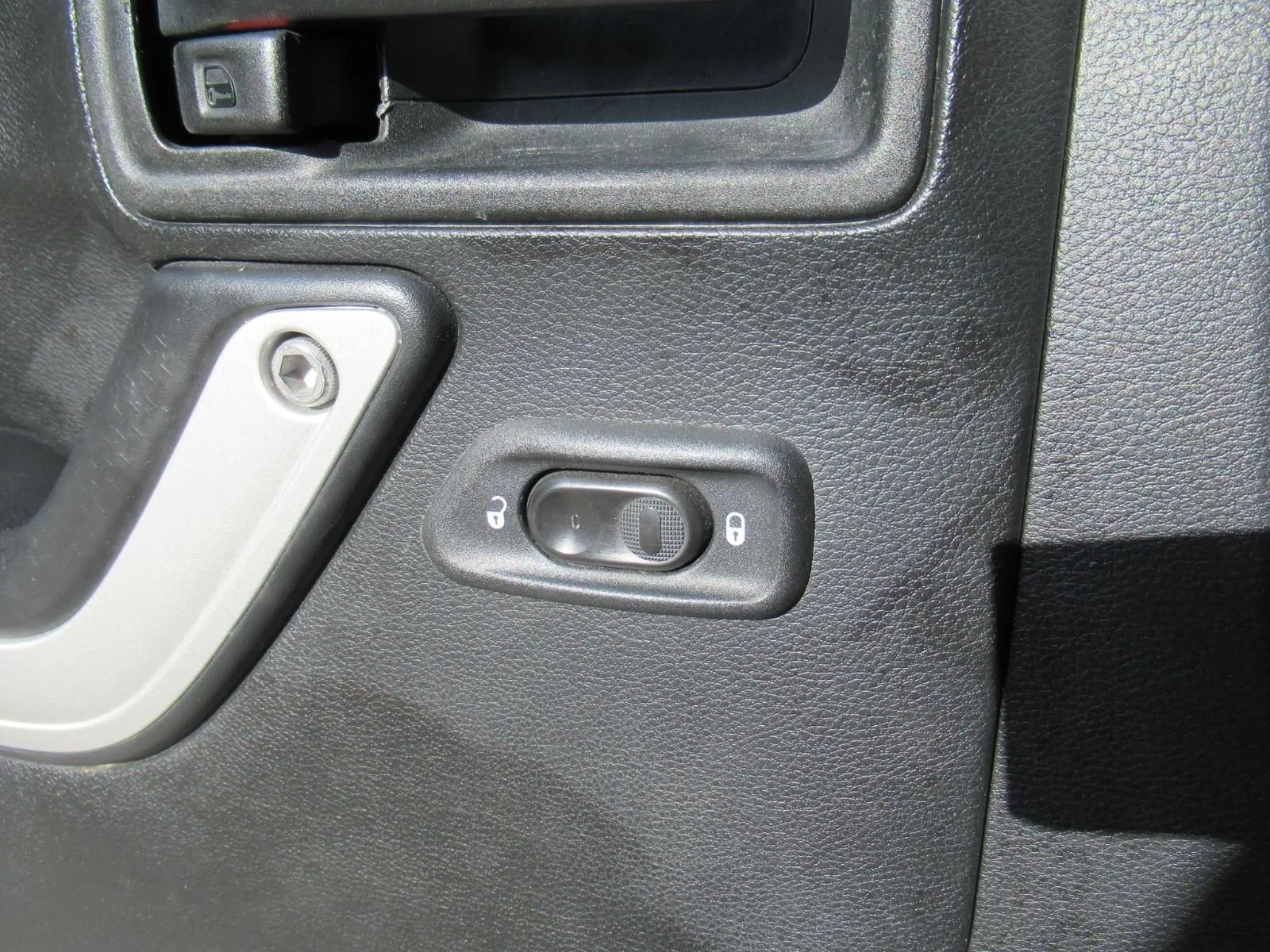 Used 2017 White Jeep Unlimited Sahara image 21