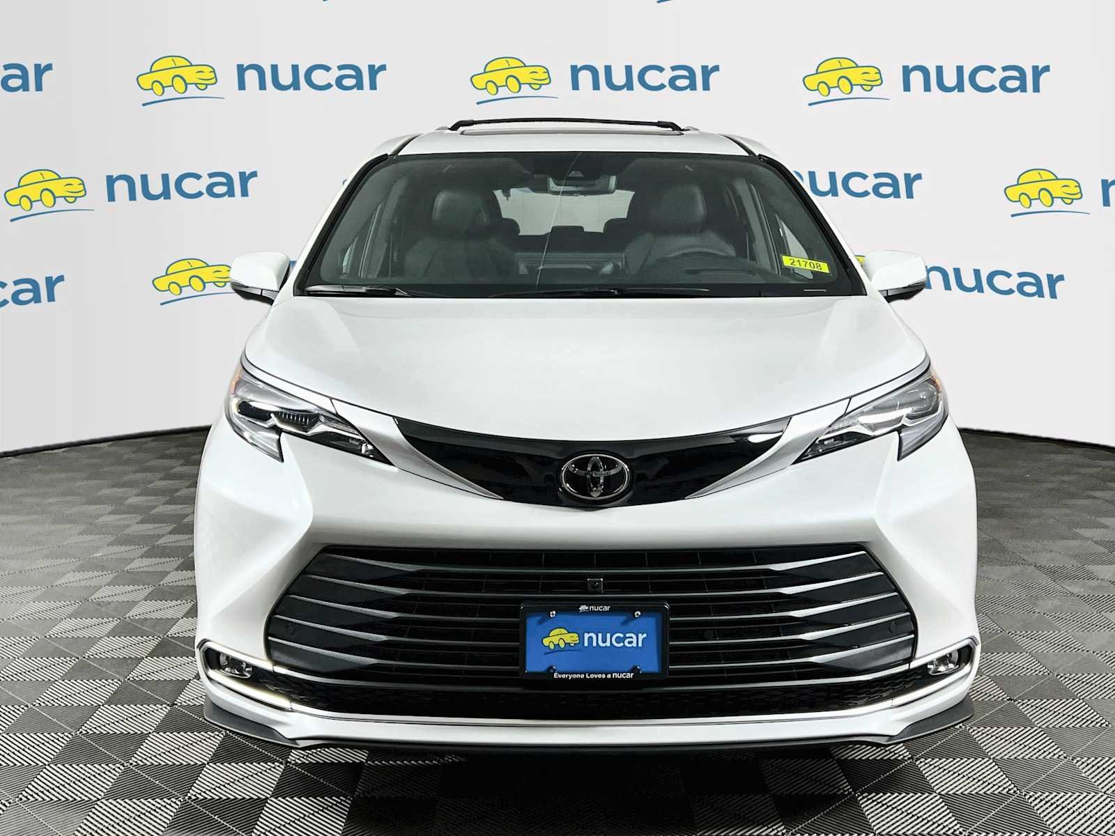 New 2026 Wind Chill Pearl Toyota Platinum image 3