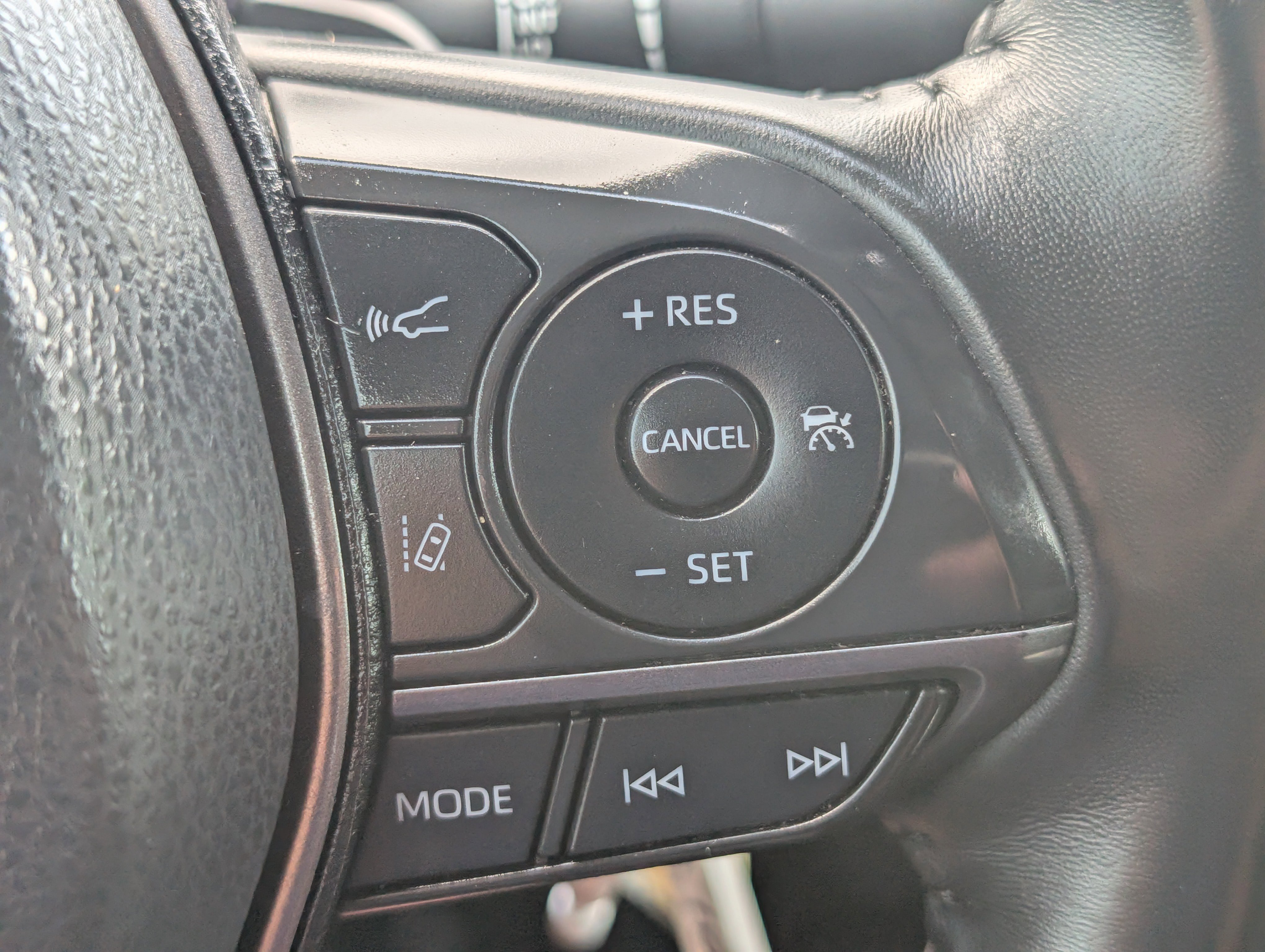 Used 2024 Ice Toyota SE image 15
