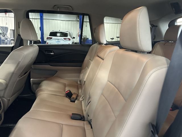 Certified Used 2019  Honda Touring image 30