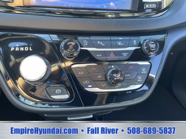 2025 Chrysler Pacifica Select - Photo 22