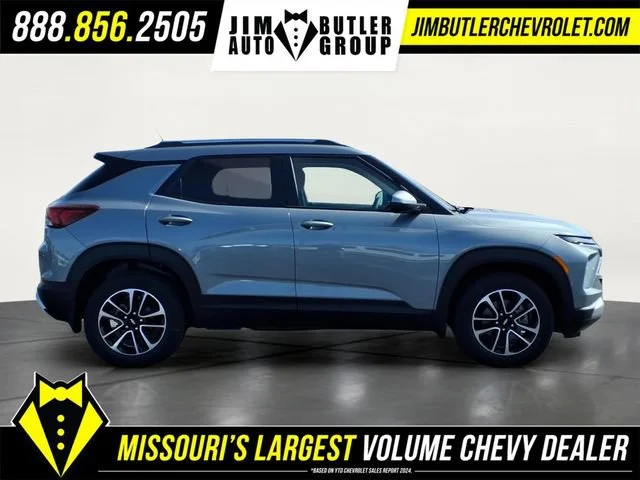 New 2026 Sterling Gray Metallic Chevrolet LT image 5