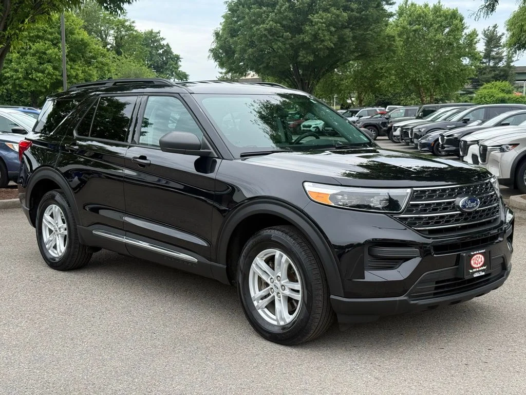 Used 2023 Black Ford XLT image 4
