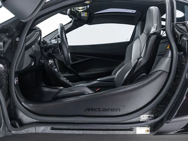 Used 2018 Gray McLaren Base image 14