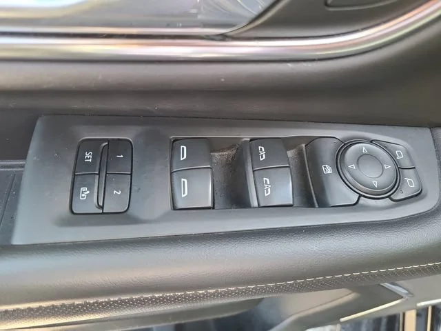 Used 2023 Onyx Black GMC SLT image 19