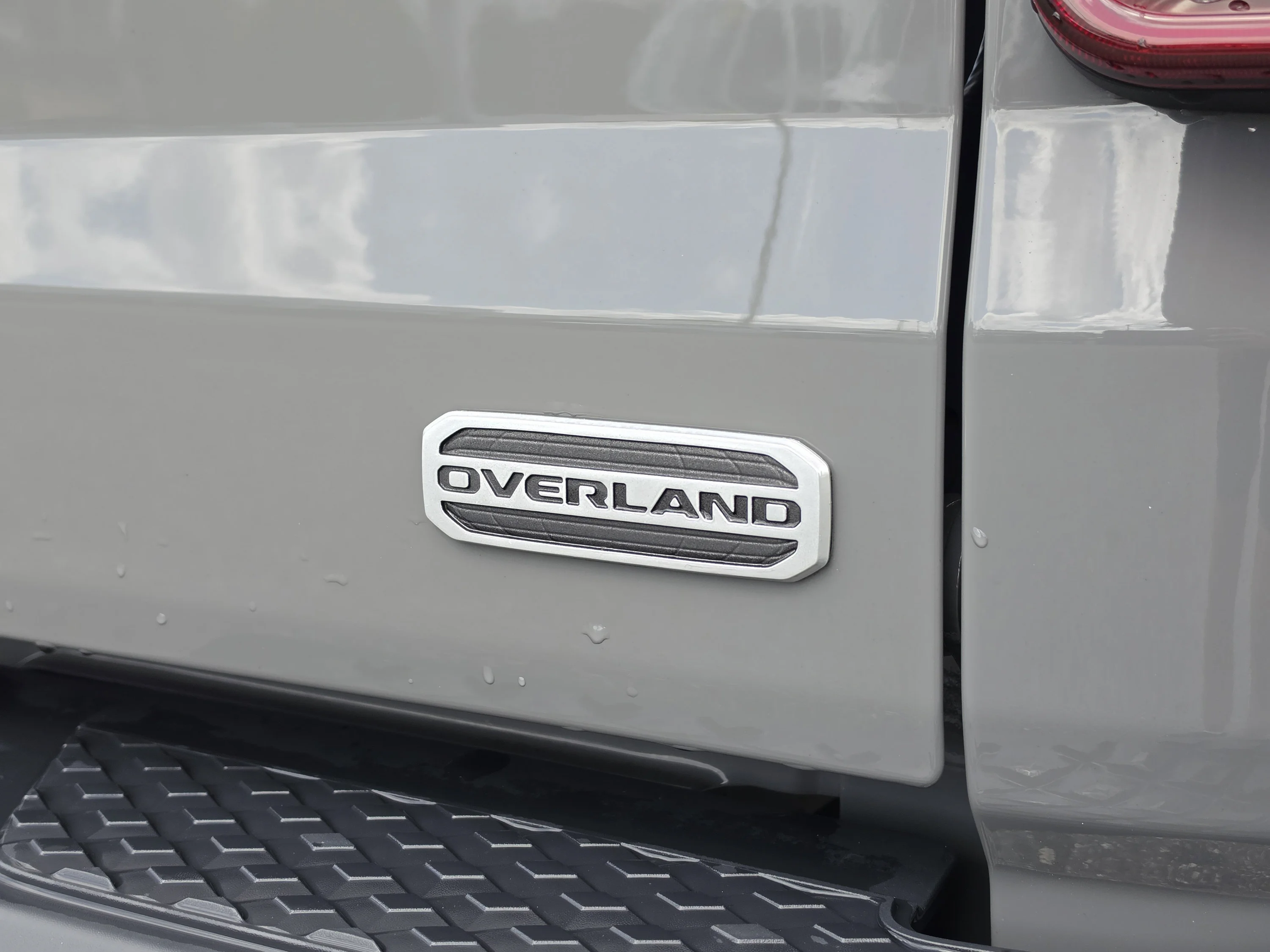 Used 2023 Sting-Gray Clearcoat Jeep Overland image 38