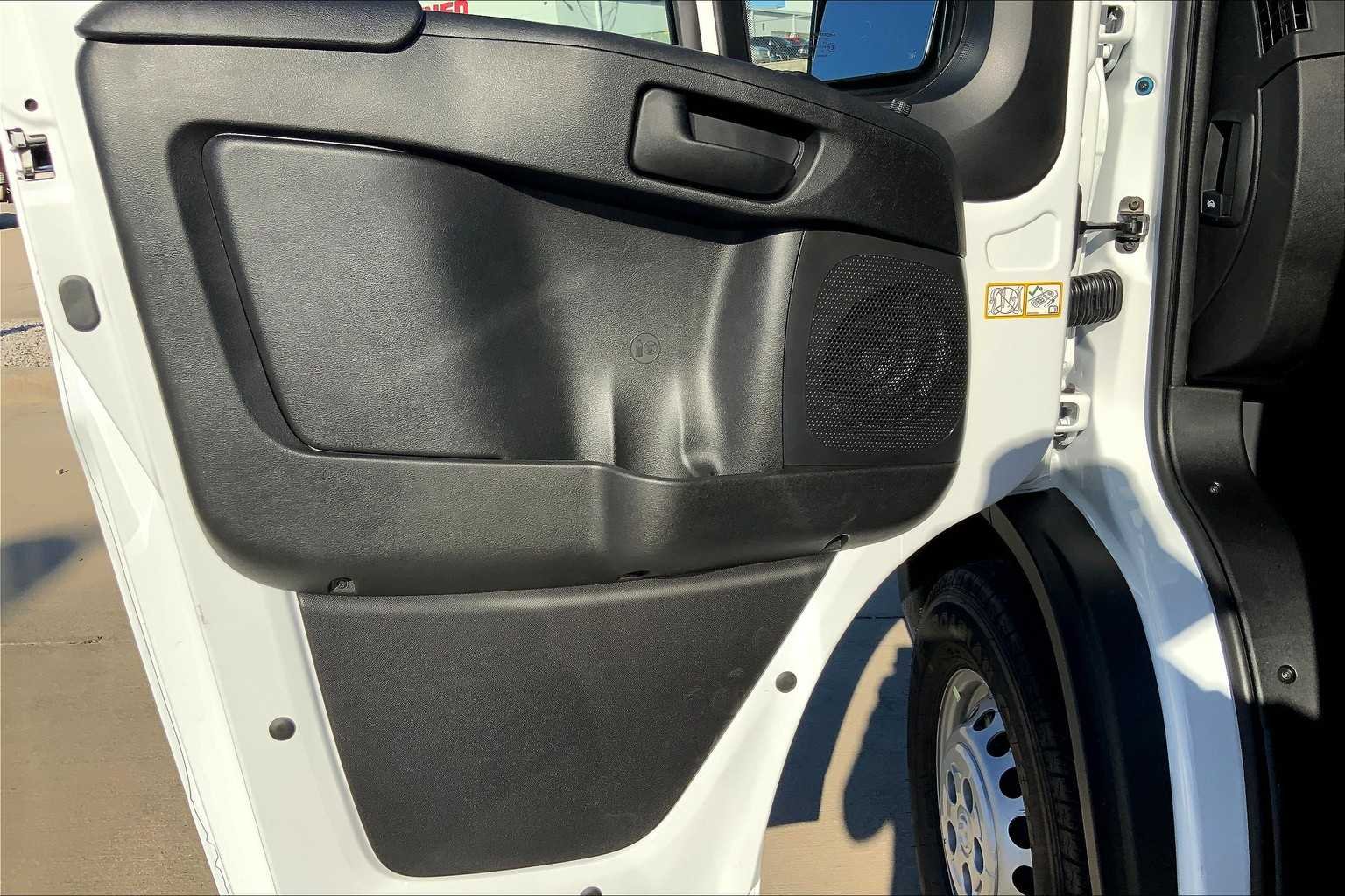 New 2026 Bright White Clear-Coat Exterior Paint RAM Tradesman image 10