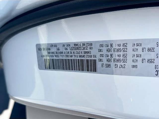 Used 2019 White Chrysler Limited image 6