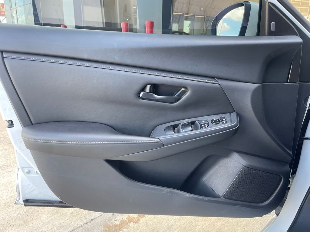 Certified Used 2025 White Nissan S image 9